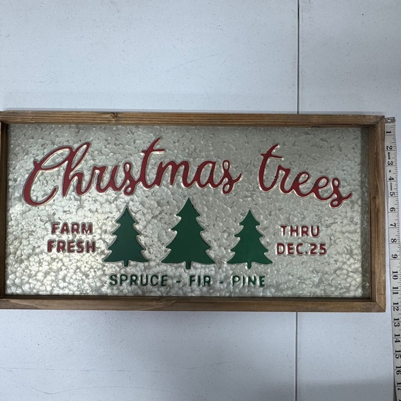Farm Fresh Christmas Tree Wall Hanging. Size 12" x 24". - Picture 3 of 7
